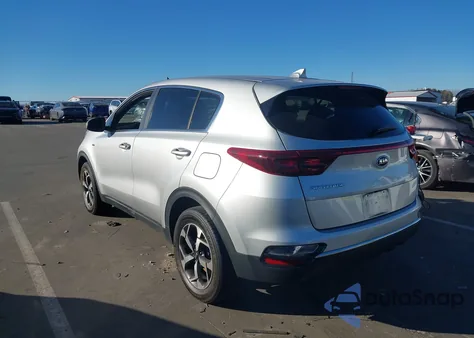 2020 Kia Sportage Lx z USA, uszkodzony, nr VIN KNDPMCAC4L7737825